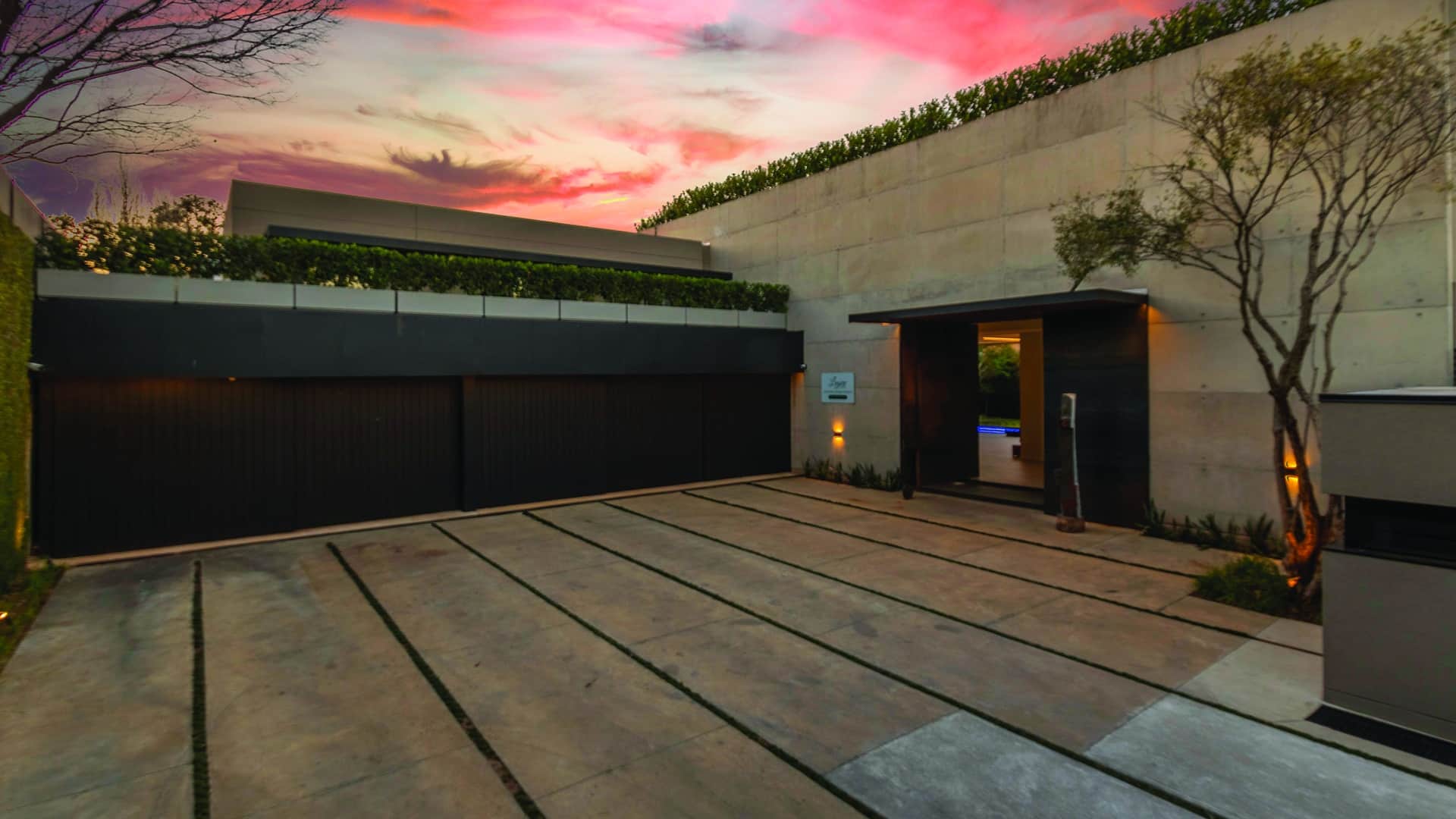 http://49B%20First%20Road%20Garage